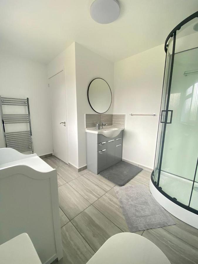 Gatwick Deluxe En-Suite Rooms Horley Eksteriør bilde