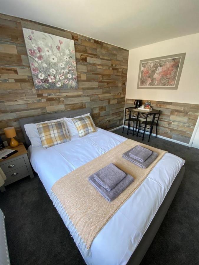 Gatwick Deluxe En-Suite Rooms Horley Eksteriør bilde